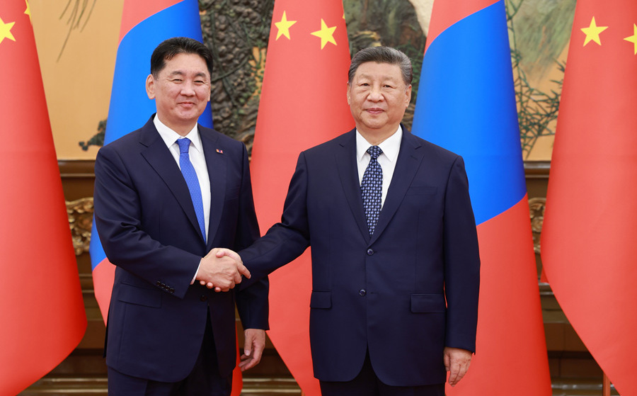 習近平會見蒙古國總統呼日勒蘇赫